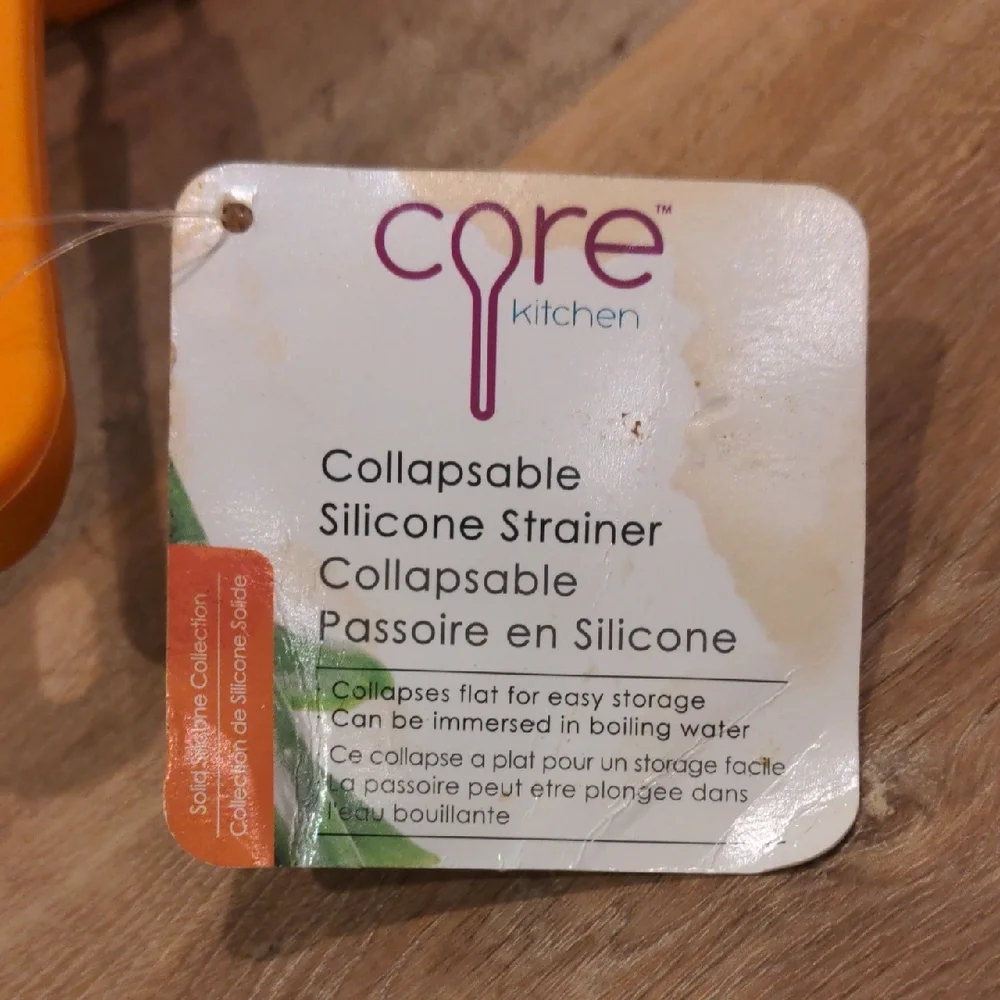 Collapsible Orange Colander by Chef'n - Picture 2 of 6